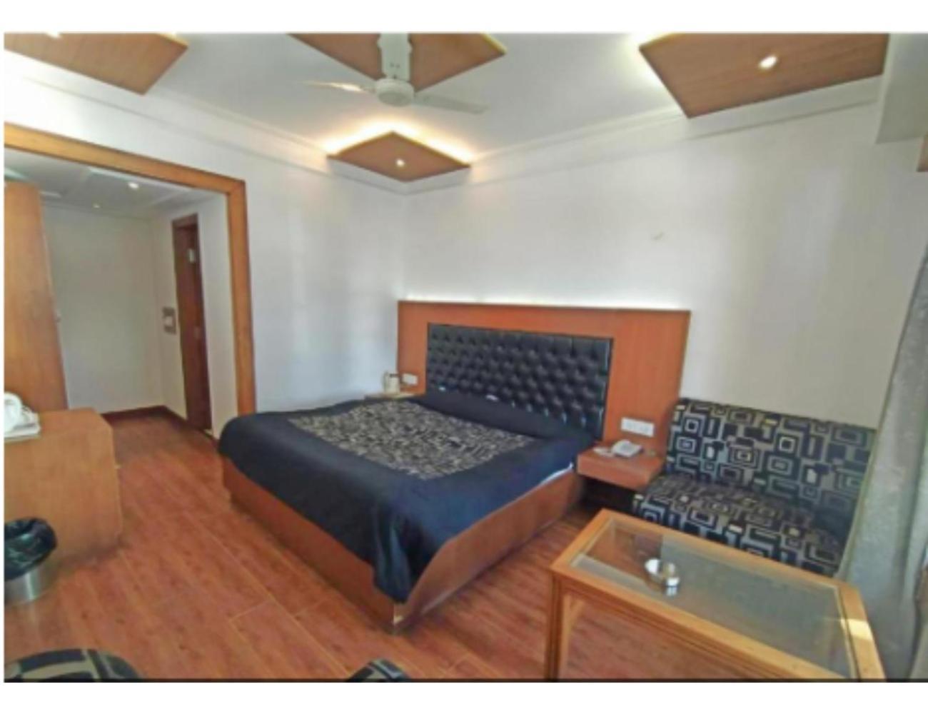 Hotel Horizon Near Picture Palace Bus Stand, Masuri Exterior foto